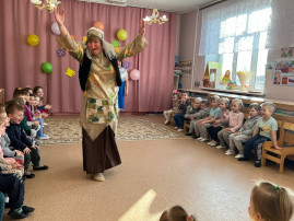 Масленица весела - всех на игры увела! Масленица весела - всех на игры увела!.